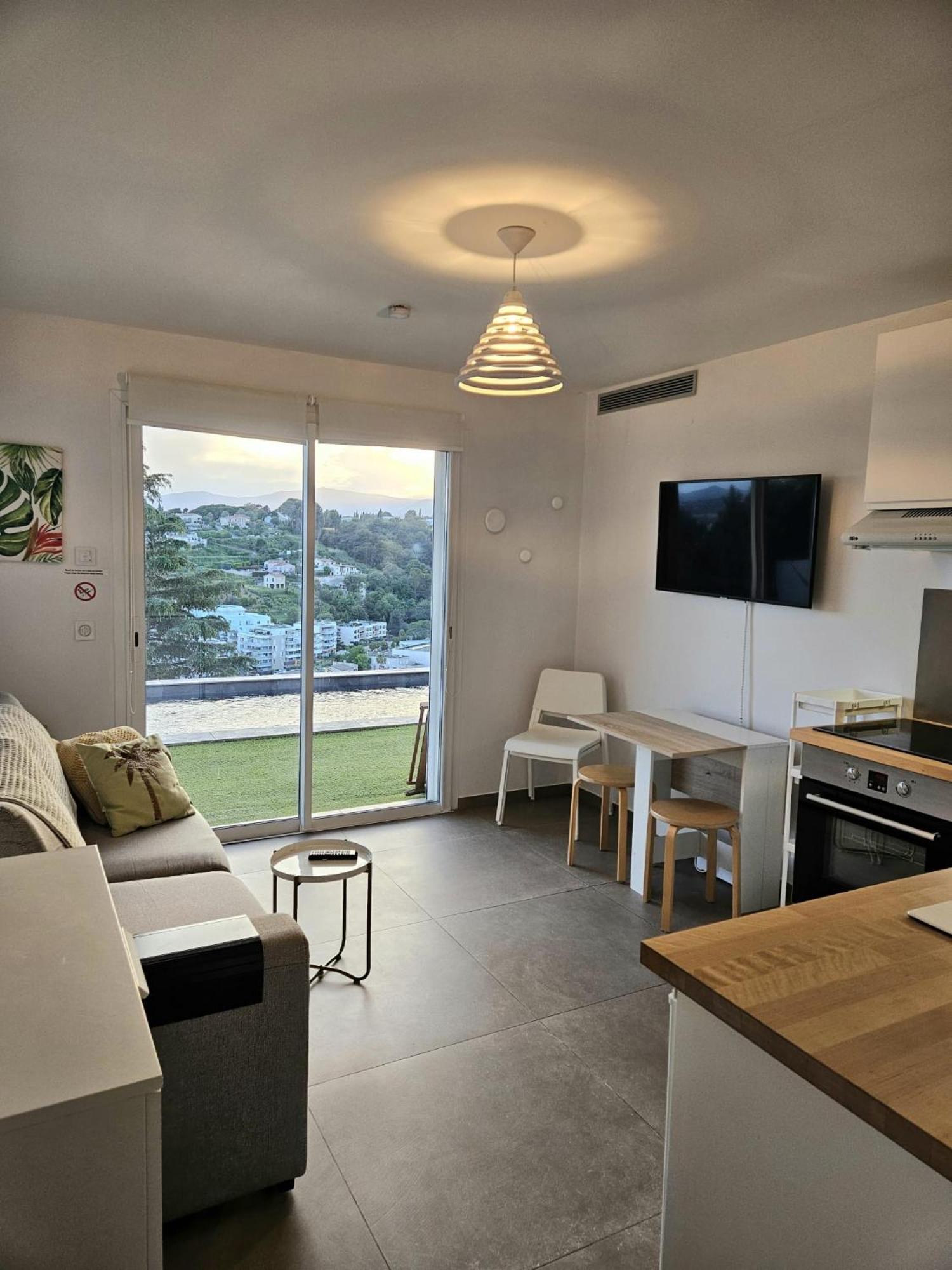 Twenty Rent Cagnes-sur-Mer Exterior foto